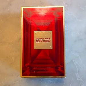 Michael Kors Sexy Ruby Eau de Parfum